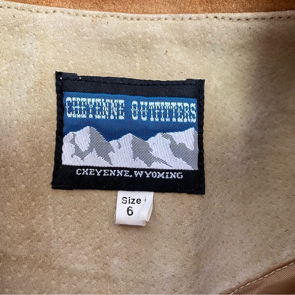 Cheyenne Outfitters suede leather jacket with pockets. - Picture 10 of 11